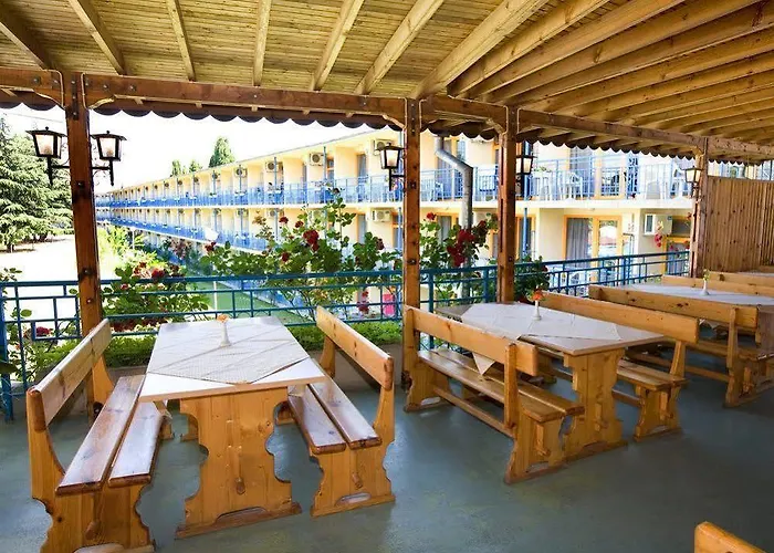 Continental Park 3* Napospart